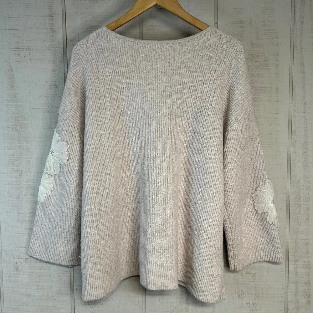 Chicos 3D Floral Sweater Size 2 L Pullover Beaded Lightweight Neutral Fairy Tan - Picture 3 of 9